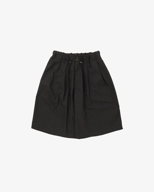Sillage / circular short pants black stripe twill 
