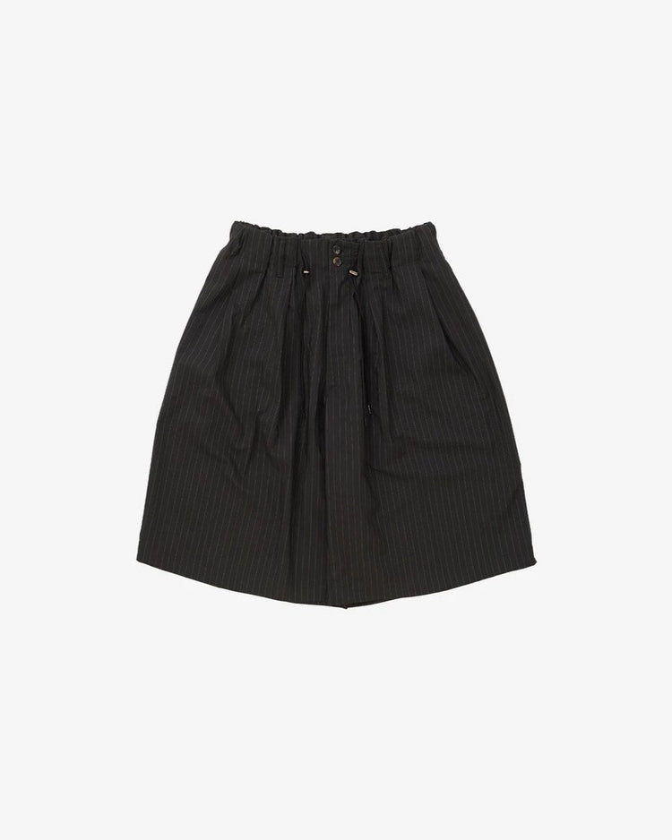 Sillage / circular short pants black stripe twill 
