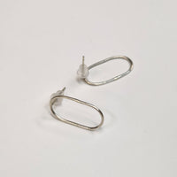 tiinei / 標本ピアス　シルバー楕円（片耳）