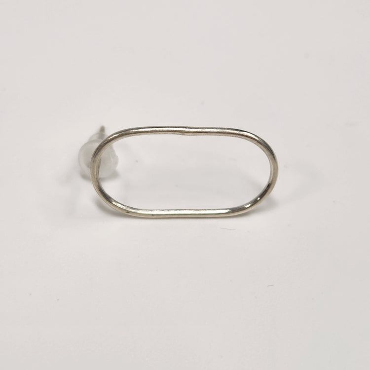 tiinei / 標本ピアス　シルバー楕円（片耳）
