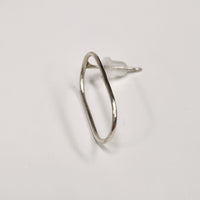 tiinei / 標本ピアス　シルバー楕円（片耳）