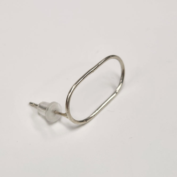 tiinei / 標本ピアス　シルバー楕円（片耳）