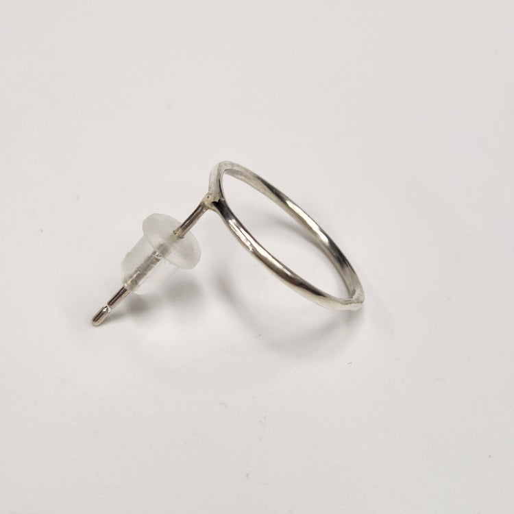 tiinei / 標本ピアス　シルバー円（片耳）