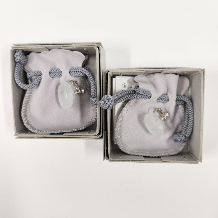 tiinei / 標本イヤリングガラス　-丸-（片耳） にごりライトグリーン