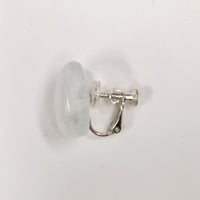 tiinei / 標本イヤリングガラス　-丸-（片耳） にごりライトグリーン