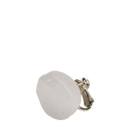 tiinei / 標本イヤリングガラス　-丸-（片耳） にごりホワイト