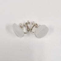 tiinei / 標本イヤリングガラス　-丸-（片耳） にごりホワイト