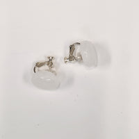 tiinei / 標本イヤリングガラス　-丸-（片耳） にごりホワイト