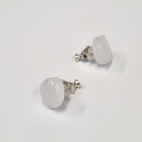 tiinei / 標本イヤリングガラス　-丸-（片耳） にごりホワイト