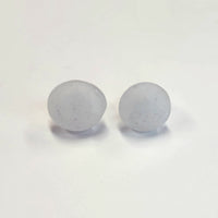 tiinei / 標本箱ピアスガラス・丸 ソフトグレー